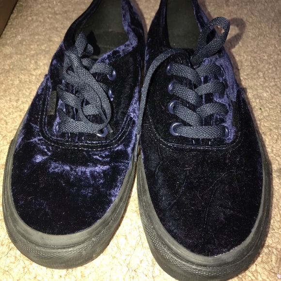 suede vans - Picture 3 of 6